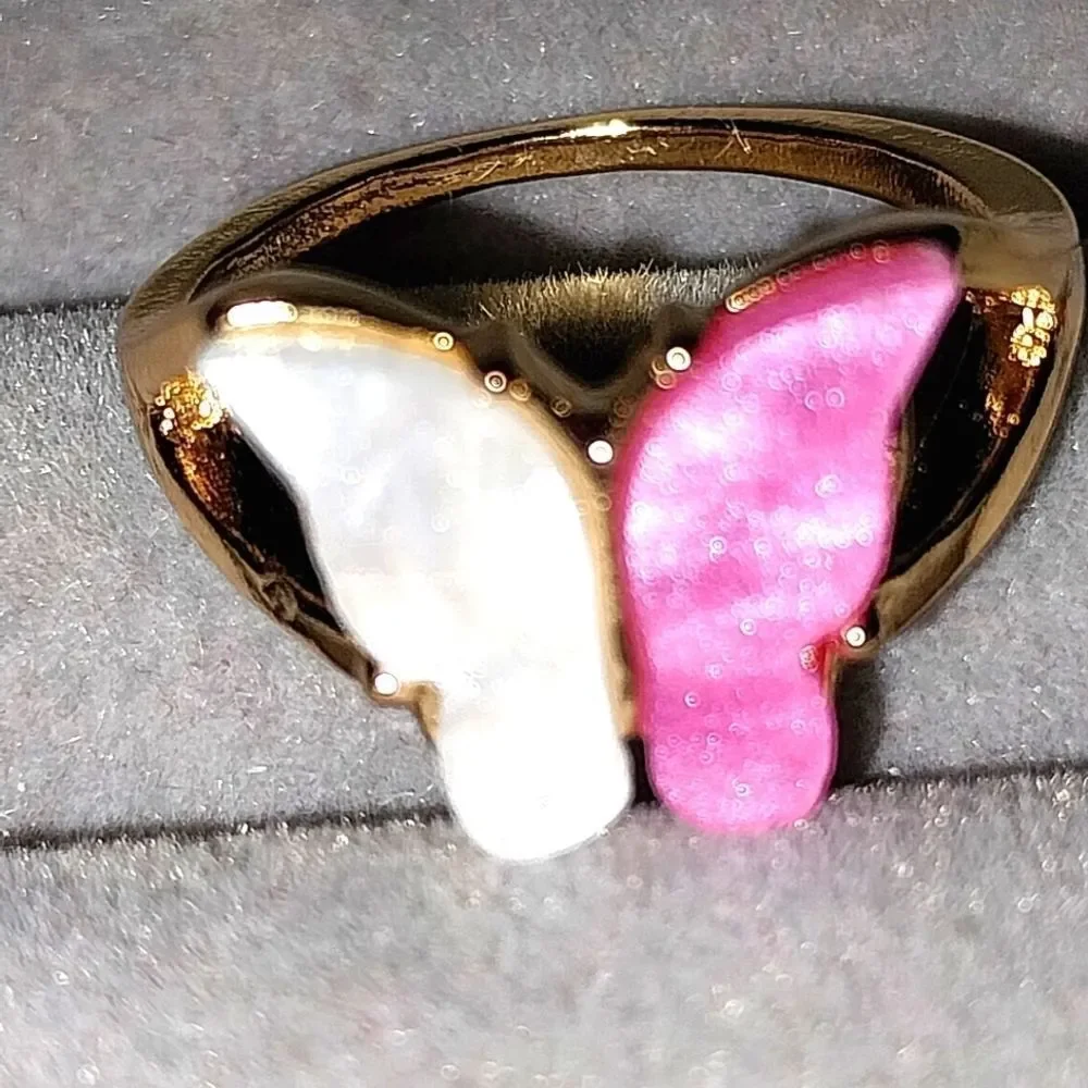 Super cute pink and white butterfly ring sz 7